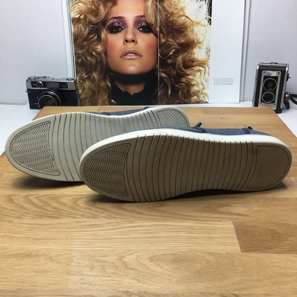 Express Shoes - Picture 8 of 9